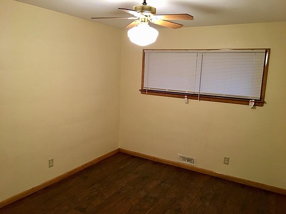 5th image of 24500 Hilltop Dr