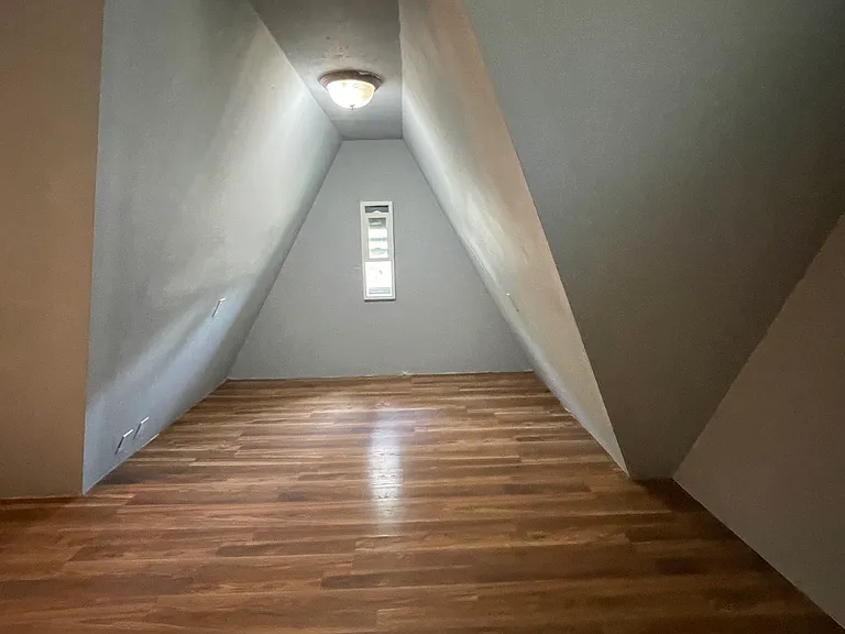 8989 California Ave — Photo 9