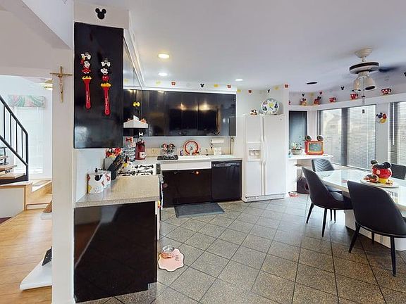 3rd image of 53 Coolidge Avenue