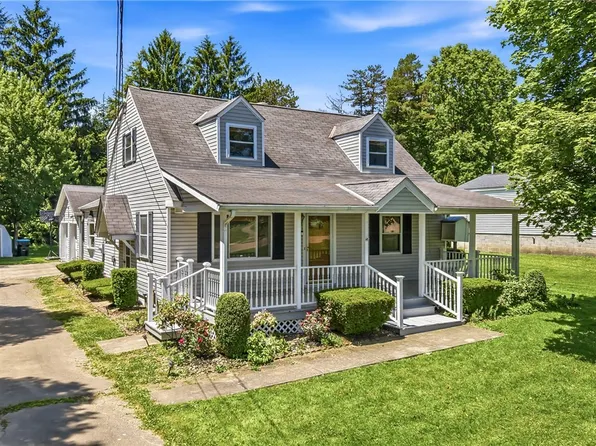 90 Rexford Dr, Hermitage, PA 16148