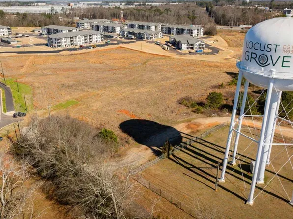 745 Price Dr, Locust Grove, GA 30248