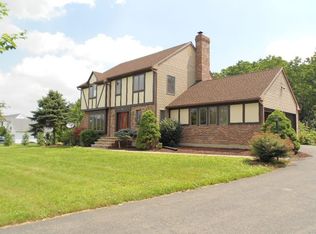 507 Pequest Rd, Stewartsville, NJ 08886