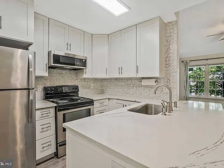 3308 Wyndham Cir #321 — Photo 2
