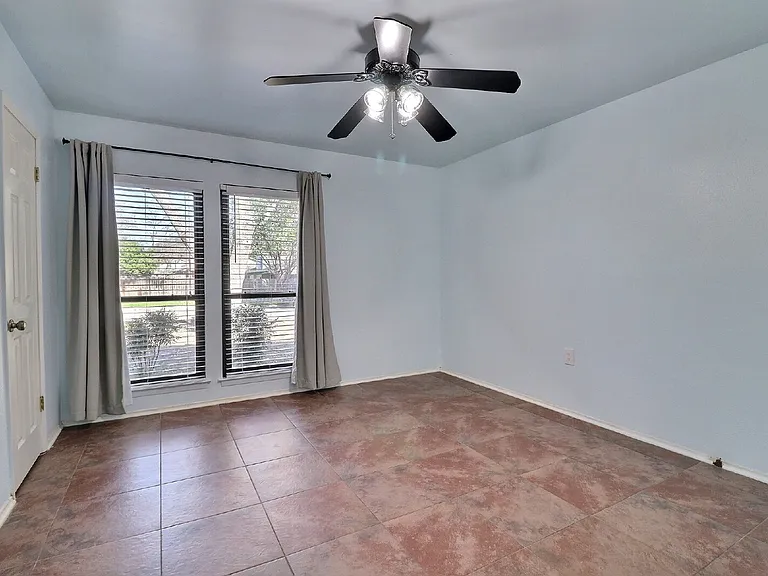 11025 White Sands St — Photo 6
