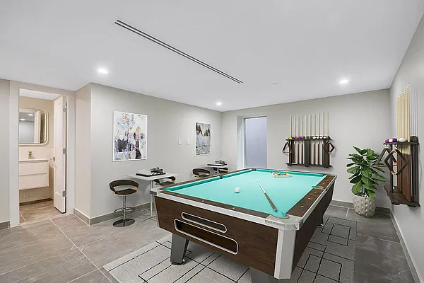 Sold by Avenues Real Estate | media 20