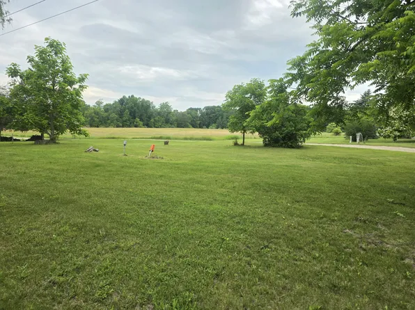 635 N Oak St, Crystal, MI 48818