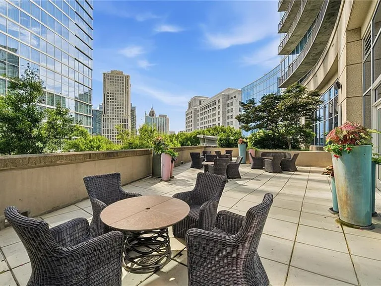1080 Peachtree St NE #1306 — Photo 28
