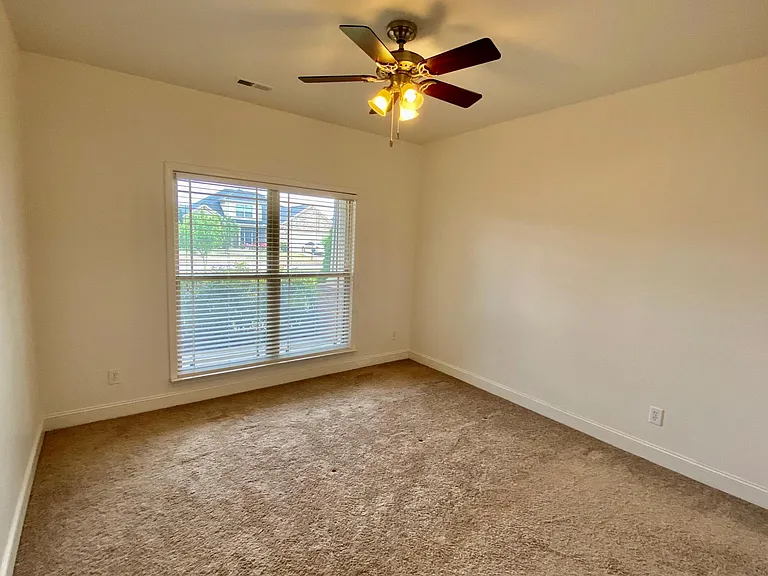 115 Woodvale Dr — Photo 13