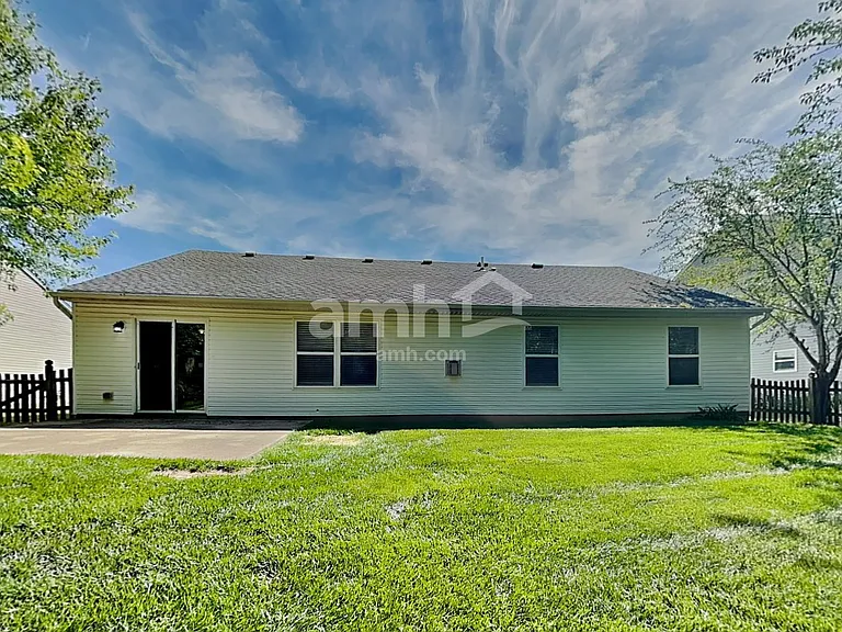 1344 Crescent Ct — Photo 19