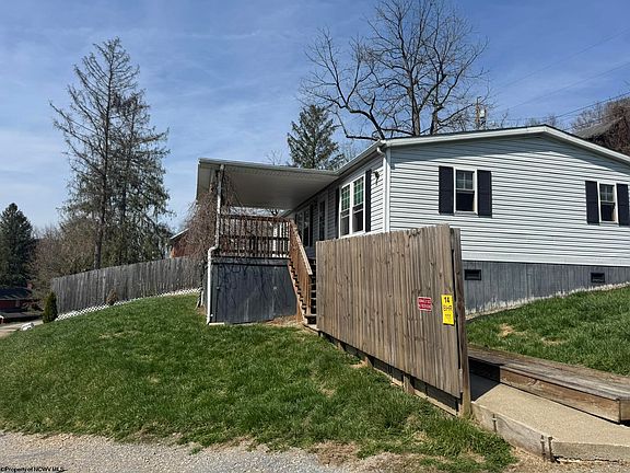 3rd image of 111 Brick Hill Rd