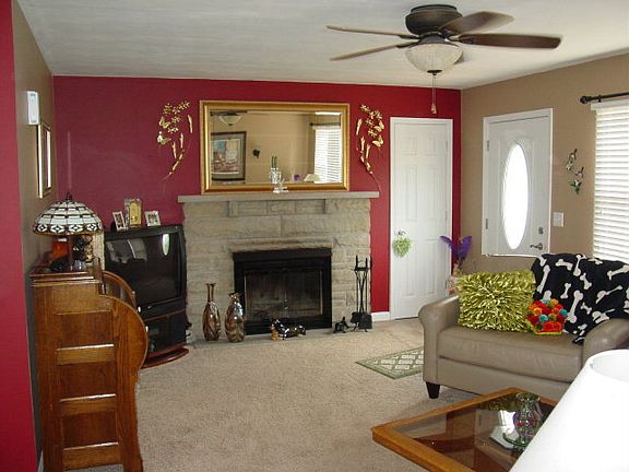 2nd image of 875 Nancy Dr