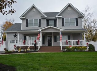 25 Bayberry Dr, Saint James, NY 11780