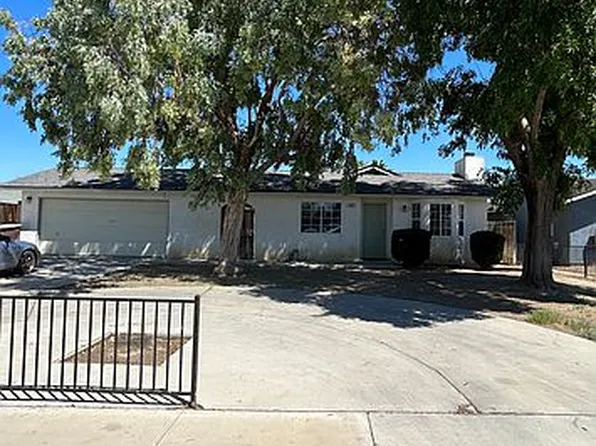 425 W San Joaquin St, Avenal, CA 93204