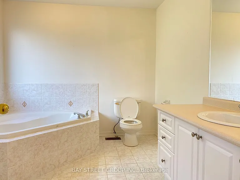 39 Levellands Cres — Photo 14