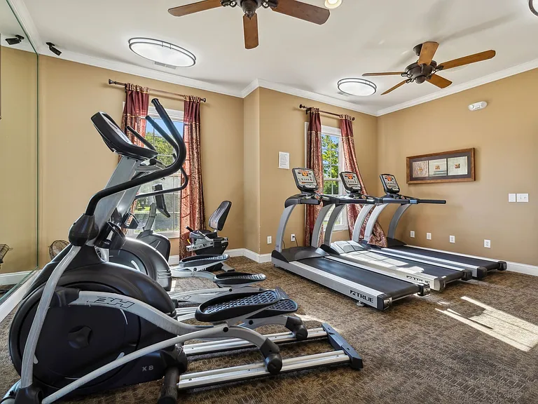 1672 Stonewater Dr — Photo 43