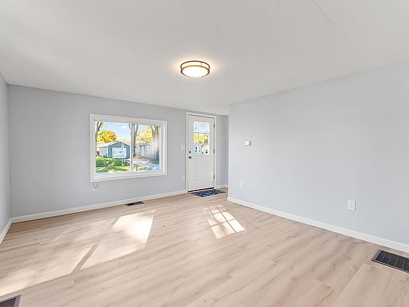 3rd image of 411 E Green St