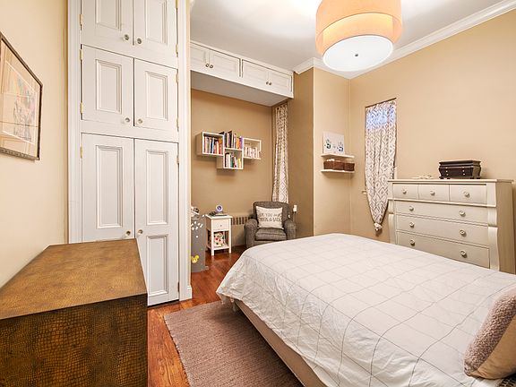5th image of 103 E 10th St #3C