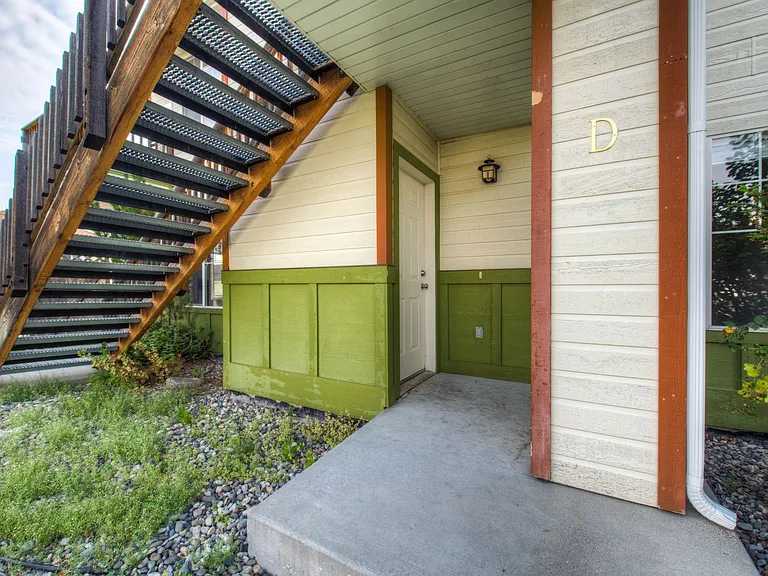 1094 Longbow Ln #D — Photo 24