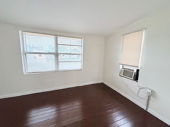 5th image of 4341 Pinewood Ave #4341