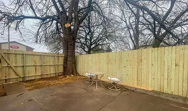 923 E Virginia Ave — Photo 18