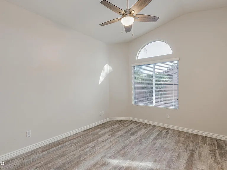 15703 N 33rd Pl — Photo 18