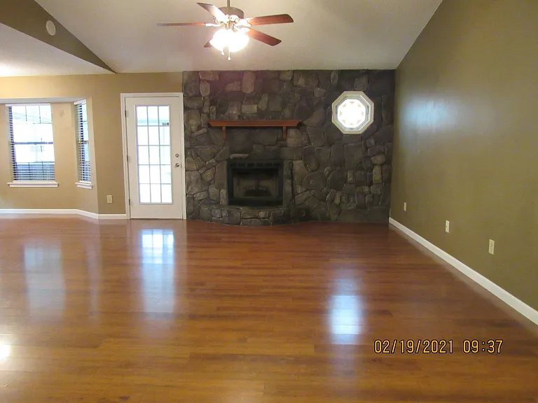 104 Caldwell Ct #1 — Photo 4