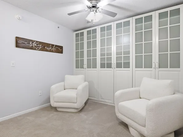 1530 Zarthan Ave S Unit 307, Saint Louis Park, MN 55416