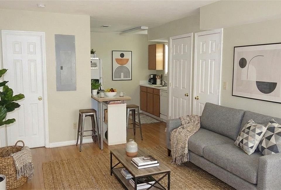 1st image of 1738 Taylor St NW #B1