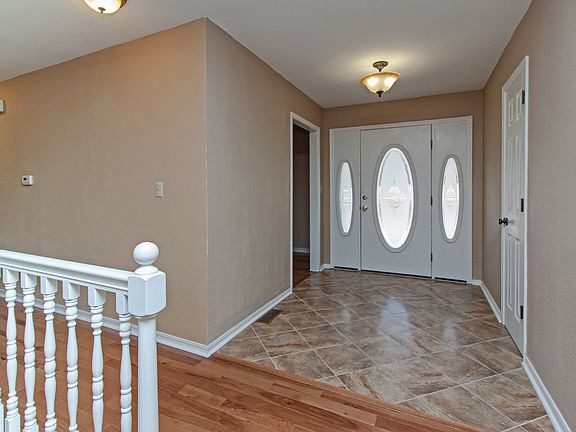 4th image of 2702 S College Dr