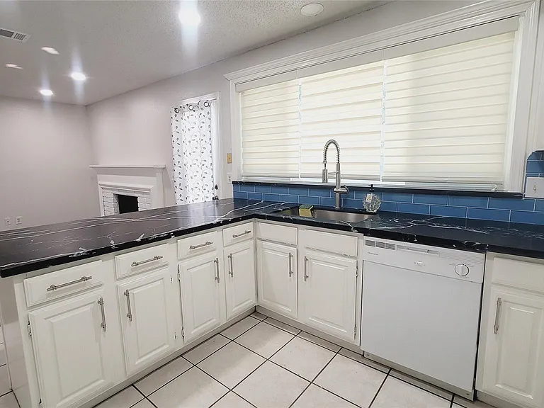 16002 Maple Acres Ct — Photo 6
