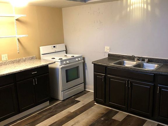 3rd image of 3037 A St N #5