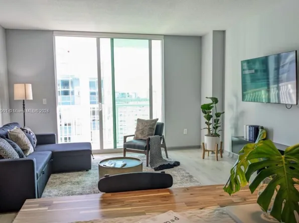 1200 Brickell Bay Dr #Penthouse 4204, Miami, FL 33131