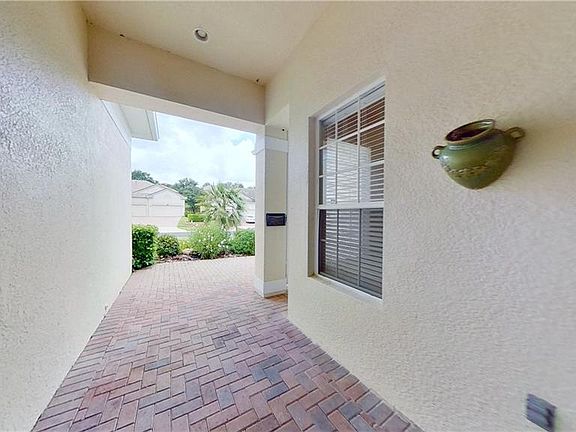 3rd image of 2860 Highland View Cir
