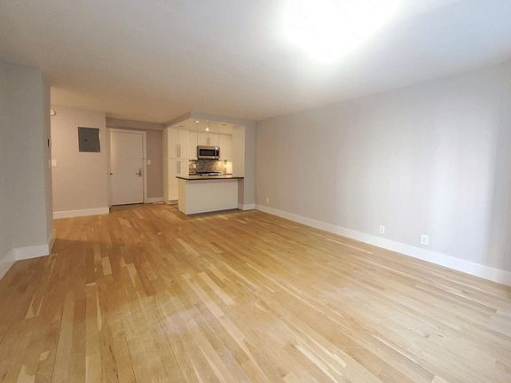 3rd image of 301 E 47th St #4DE