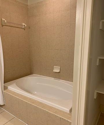 5th image of 627 High St APT B