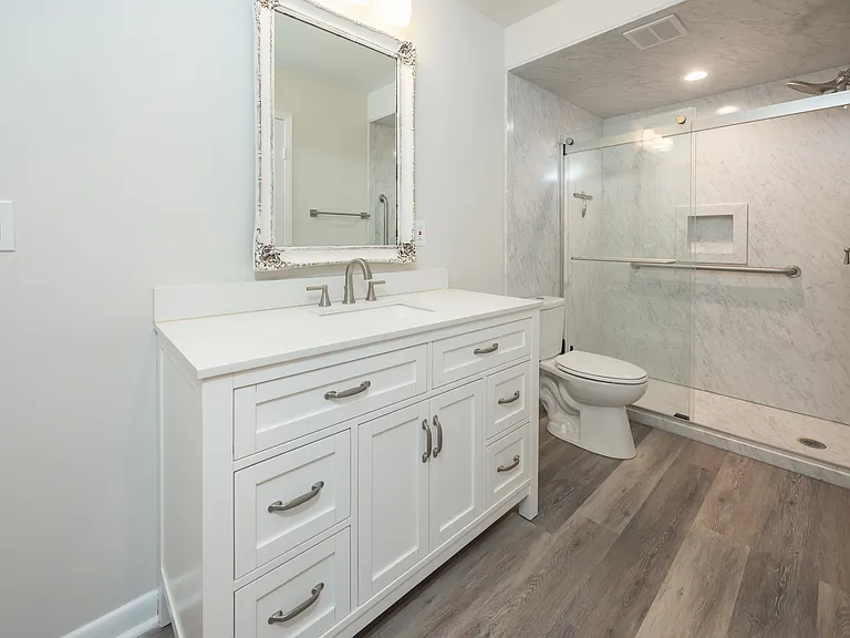 2100 W Beach Dr #R102 — Photo 5