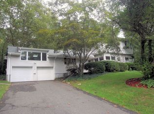 25 Oak Trail Rd, Hillsdale, NJ 07642