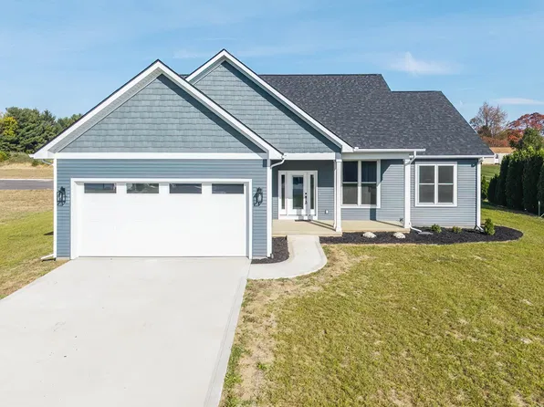 390 E Country Ln, Shipshewana, IN 46565