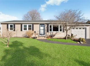 19 Topaz Rd, Warwick, RI 02818
