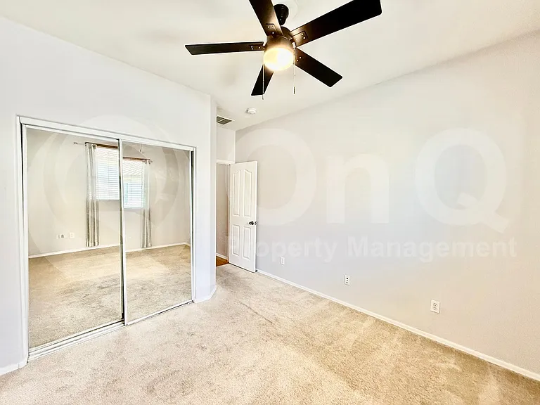 165 W Tremaine Ct — Photo 11