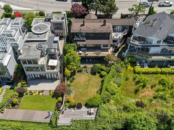 2651 Point Grey Rd, Vancouver, BC V6K 1A4