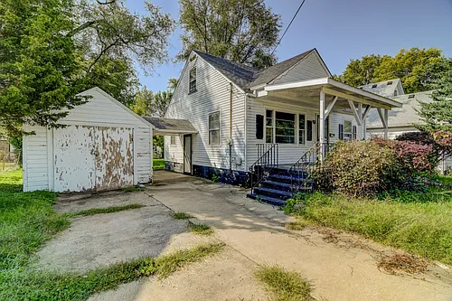 759 E Lawrence St Photo 1