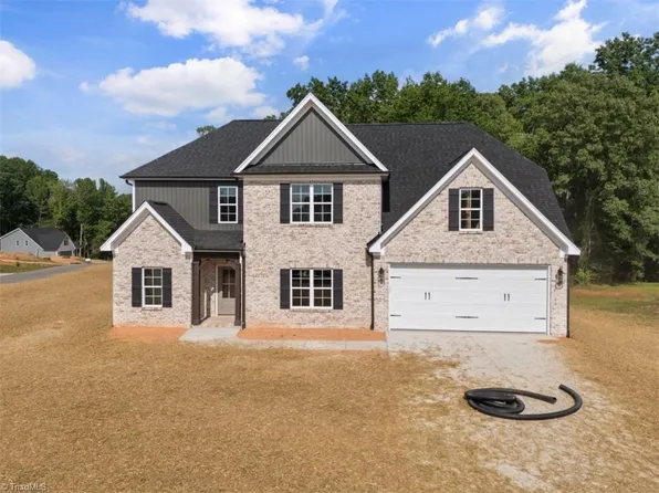 109 Canter Ln, Lexington, NC 27295