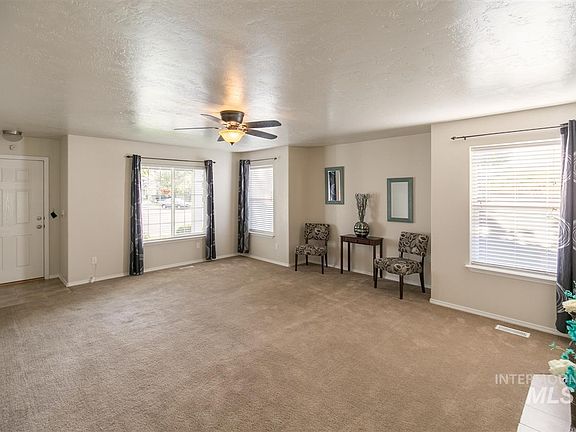 3rd image of 2664 W Silver Riv