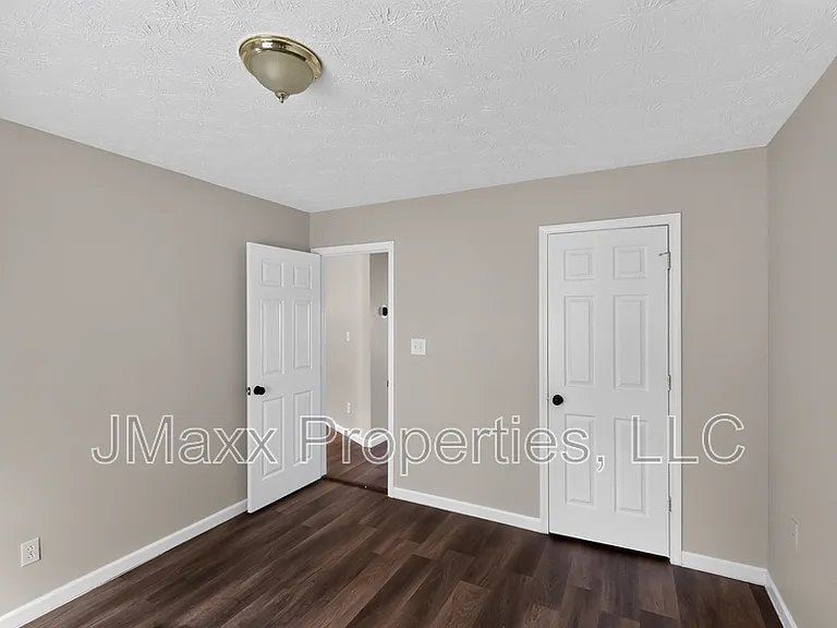 22 Canterbury Dr — Photo 15