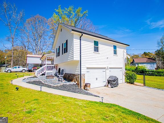 3rd image of 80 Whitney Ln
