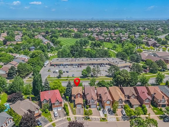3rd image of 76 Leeward Dr