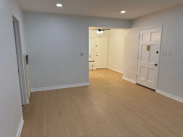 4125 1/2 W Toluca Lake Ave #4123-1/2 — Photo 12