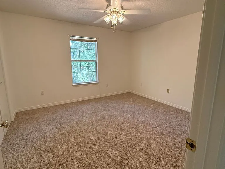 946 Rachel Dr #C — Photo 16