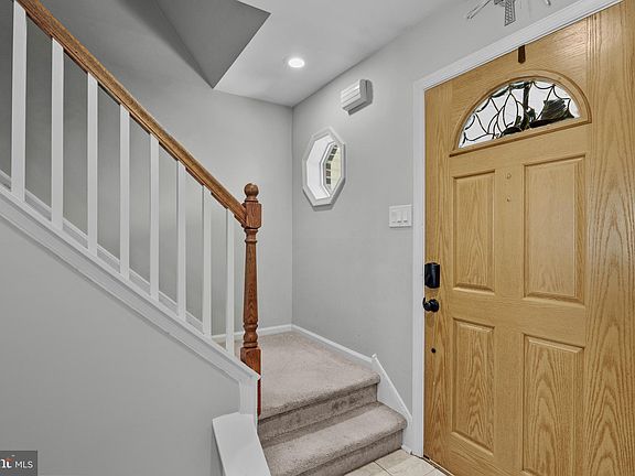 5th image of 354 Cambridge Ln